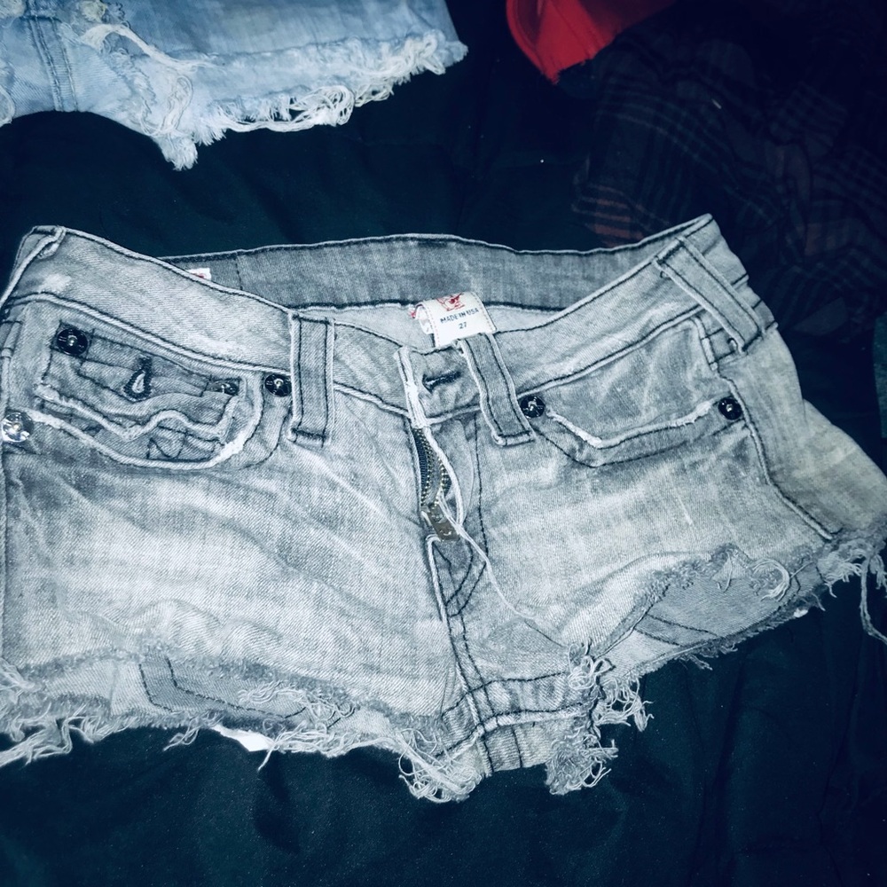 Women’s Low-Rise Distressed Denim Cutoff Shorts - Light Gray